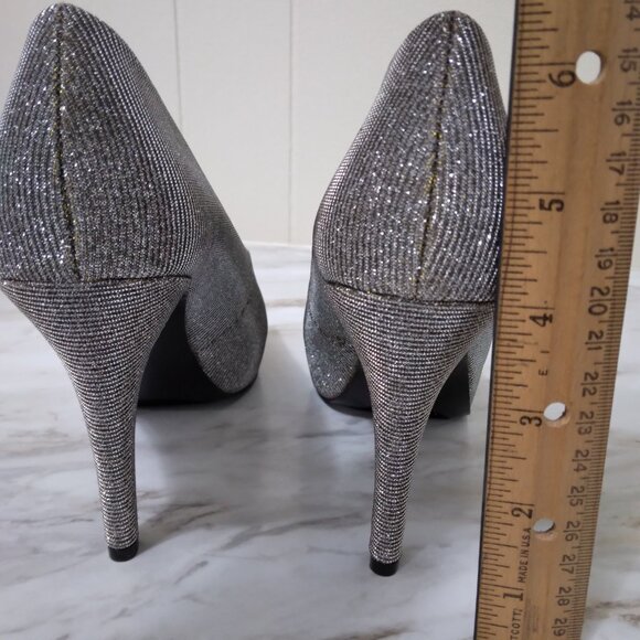 Nine West | Gold Silver Metallic Sparkle Peep Toe Heels | Size 7M - Picture 4 of 14